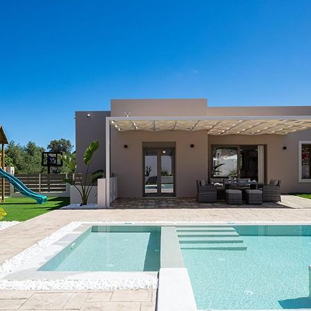 Koin Villa Sunset, With Heated Pool & Whirlpool, By Thinkvilla Perama  المظهر الخارجي الصورة