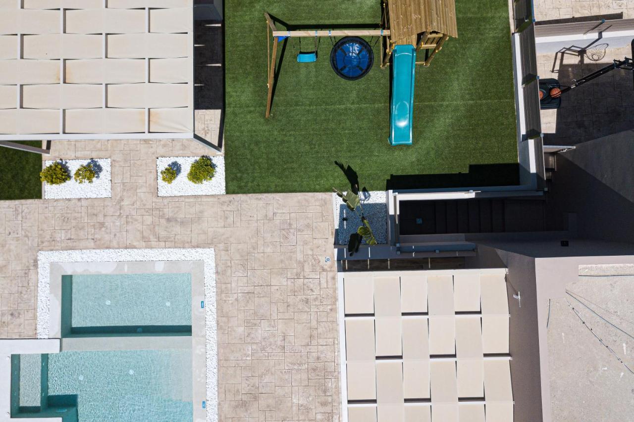 Koin Villa Sunset, With Heated Pool & Whirlpool, By Thinkvilla Perama  المظهر الخارجي الصورة